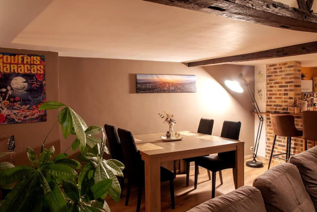 Duplex Atypique Dans La Cite Medievale لووْ المظهر الخارجي الصورة